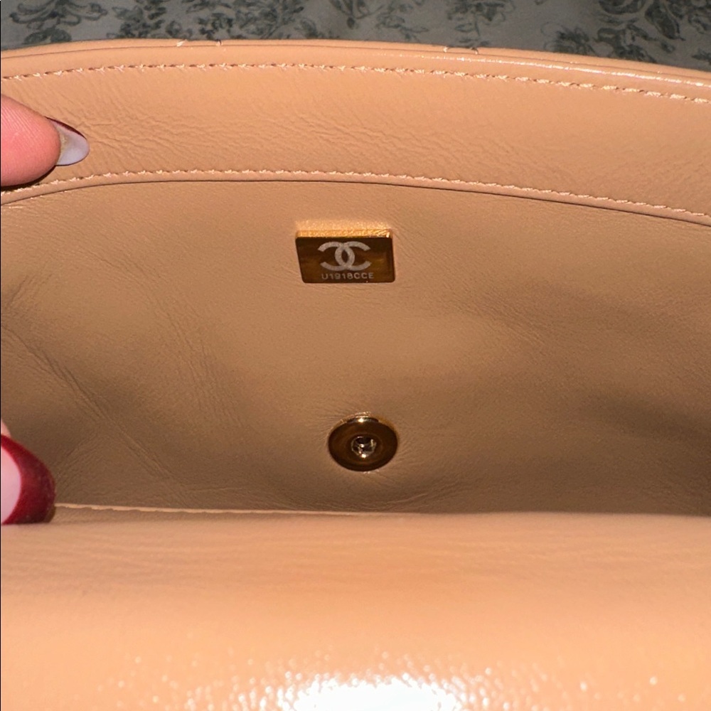 Tan Quilted Leather Bag with Gold Chain - Picture 3 of 6